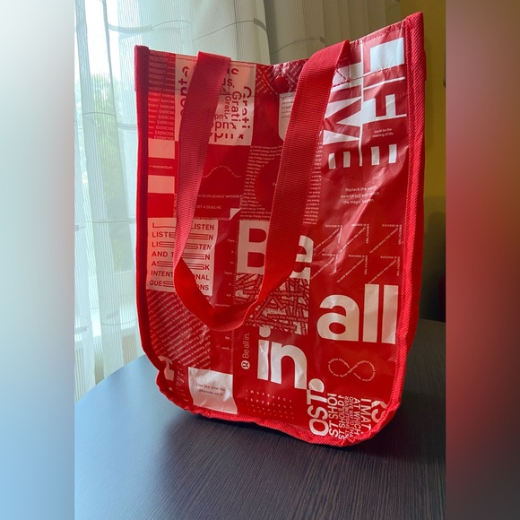 LULULEMON Reusable Lunch/Tote/Gym/Shopping Bag Small Red Snap Closure - Picture 3 of 5